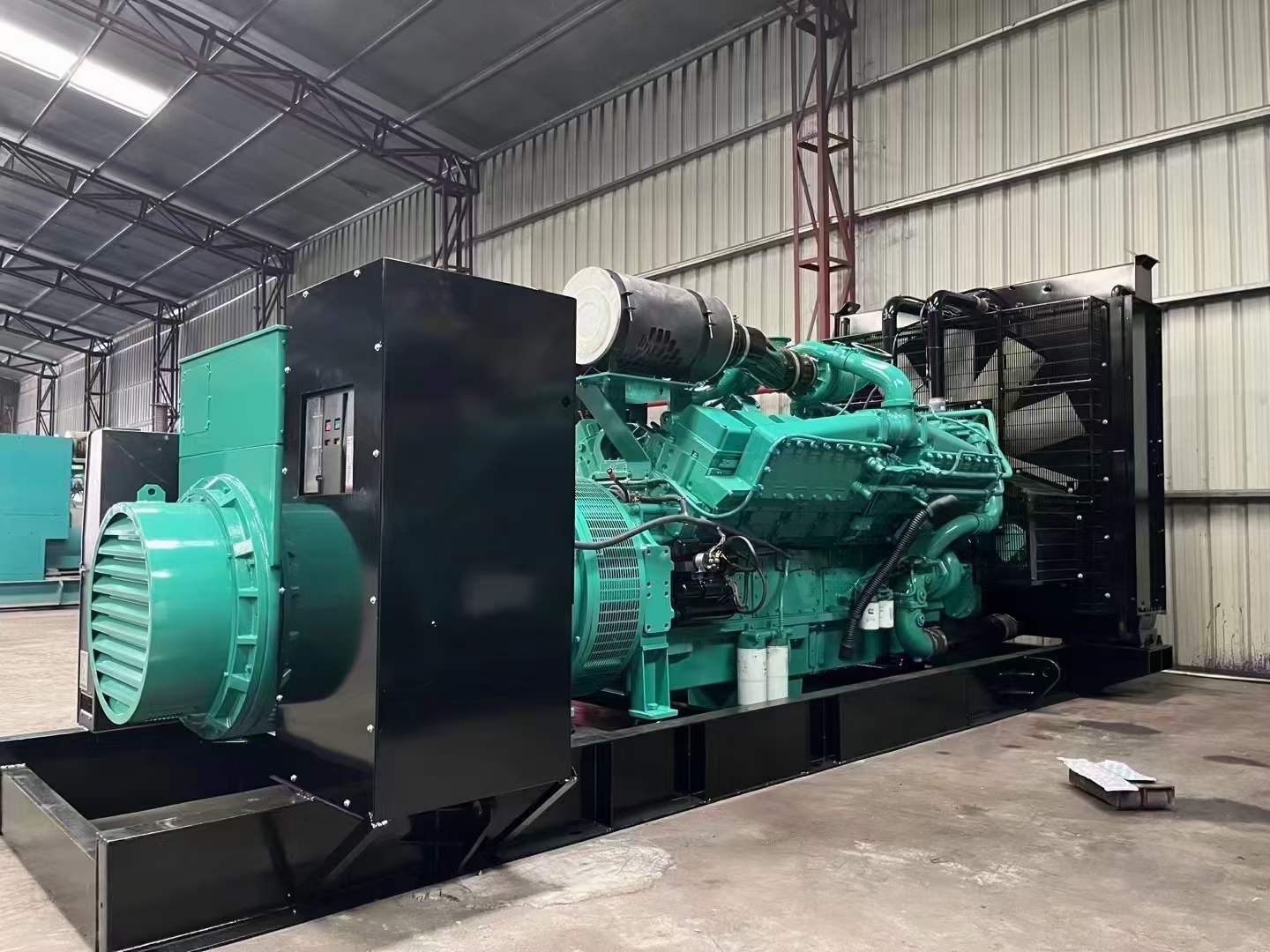 凤凰如何降低 800kW 柴油发电机输出电流的波动?